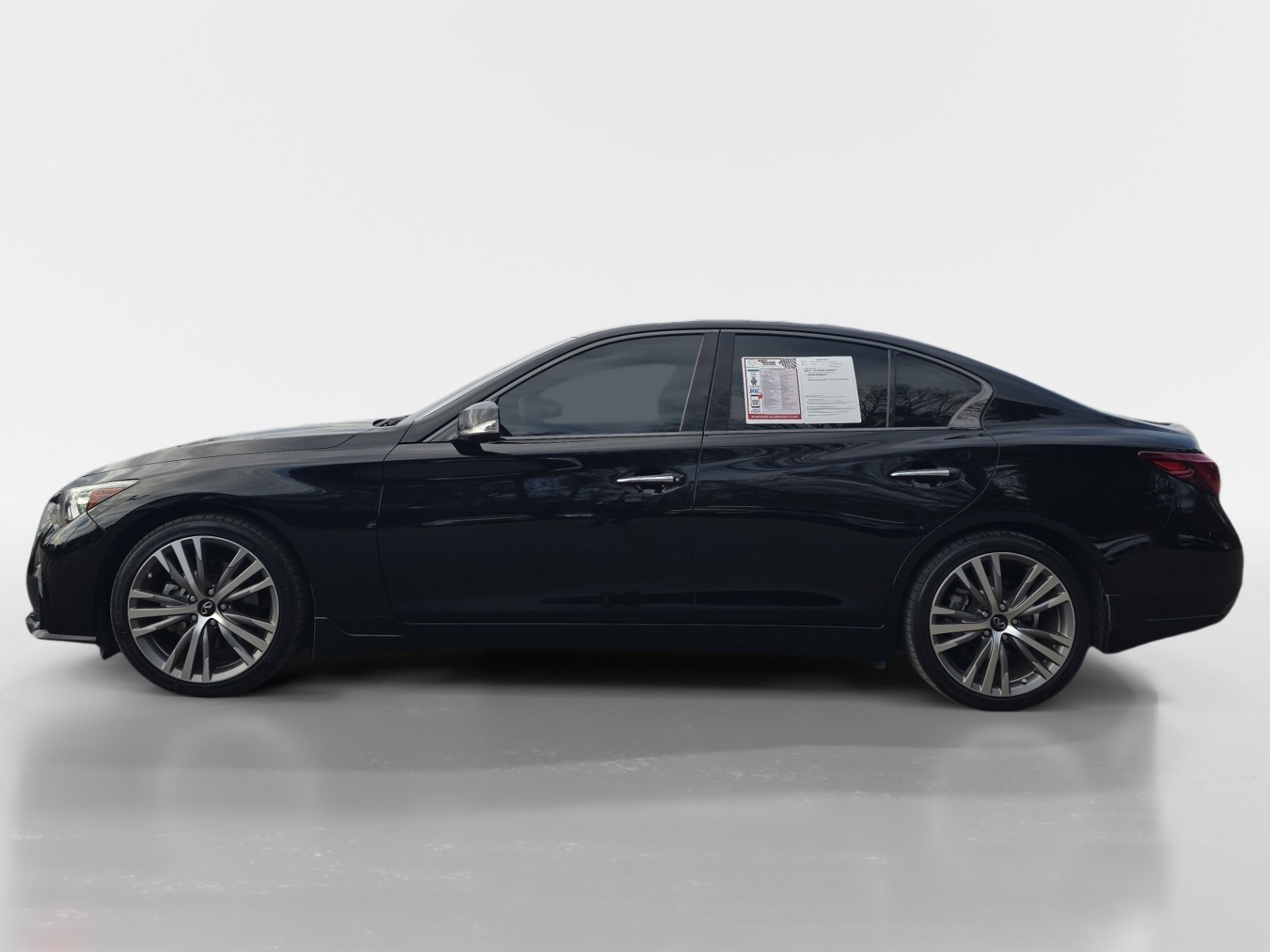 Used 2023 INFINITI Q50 Sensory image 2