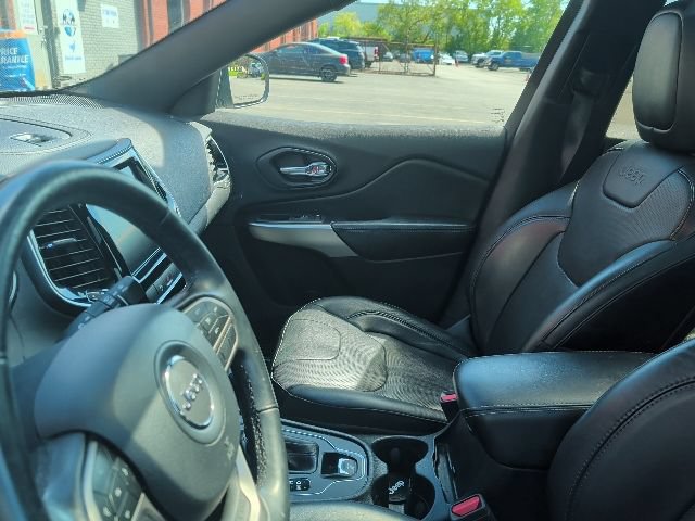 Used 2019 Jeep Cherokee High Altitude AWD/4WD image 10