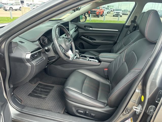 Used 2023 Nissan Altima 2.0 SR FWD image 18