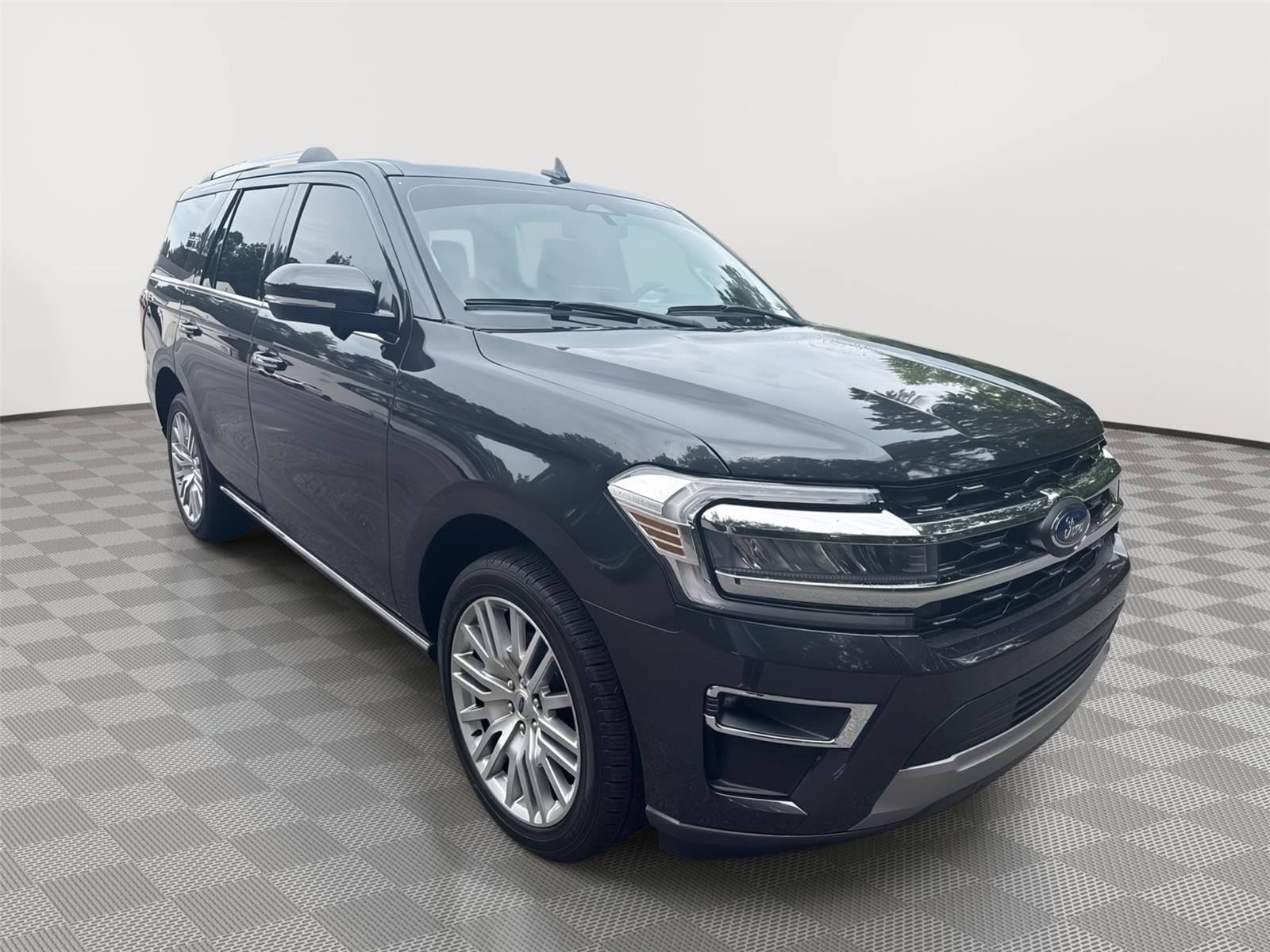 Used 2024 Ford Expedition Limited RWD image 4
