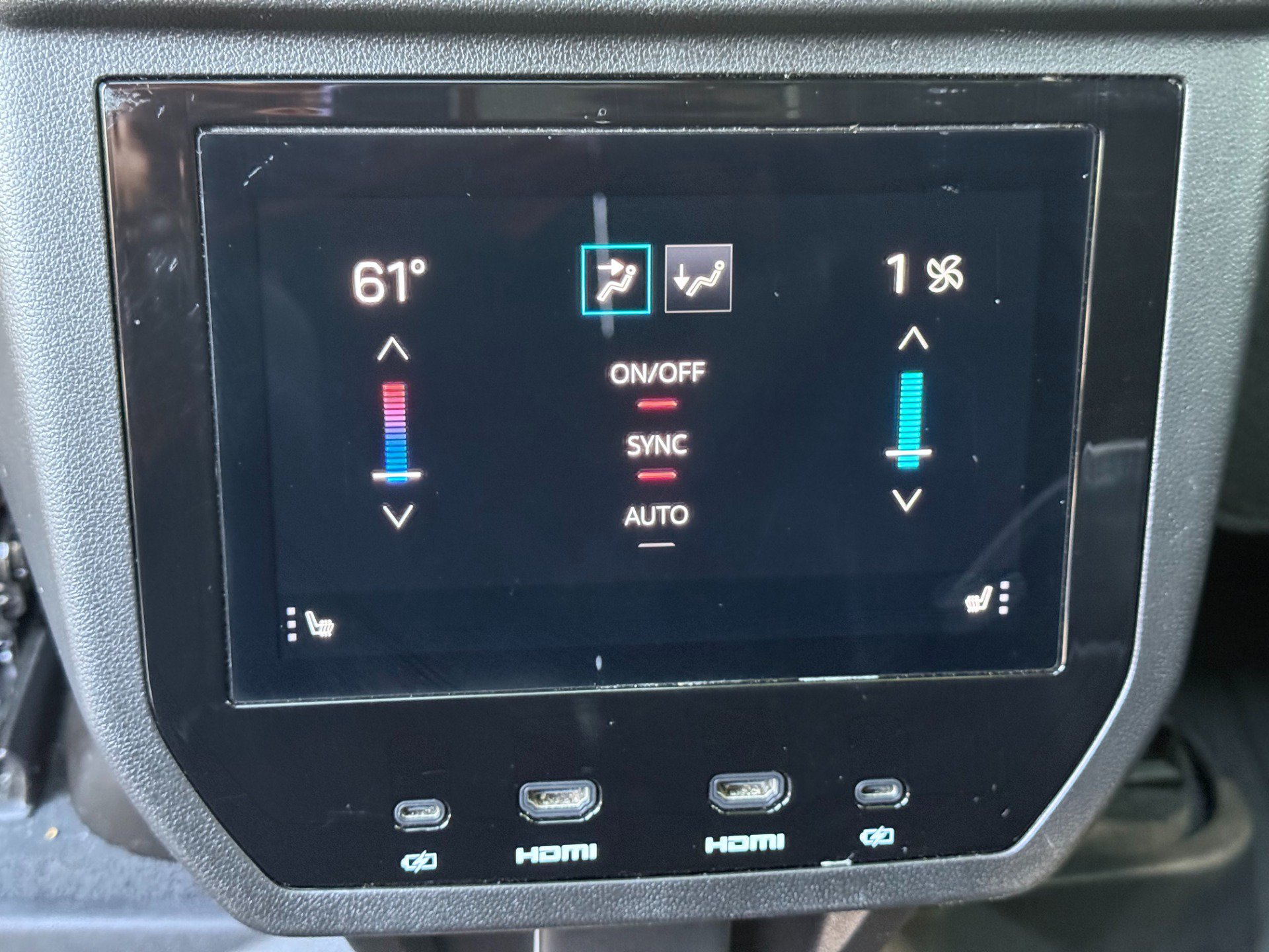 Used 2025 GMC Yukon XL Denali Ultimate w/ LPO, Floor Liner Package AWD/4WD image 31
