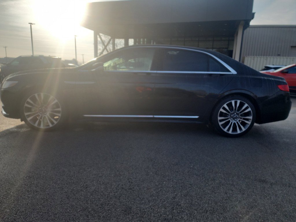 Used 2019 Lincoln Continental Select w/ Continental Climate Package image 3