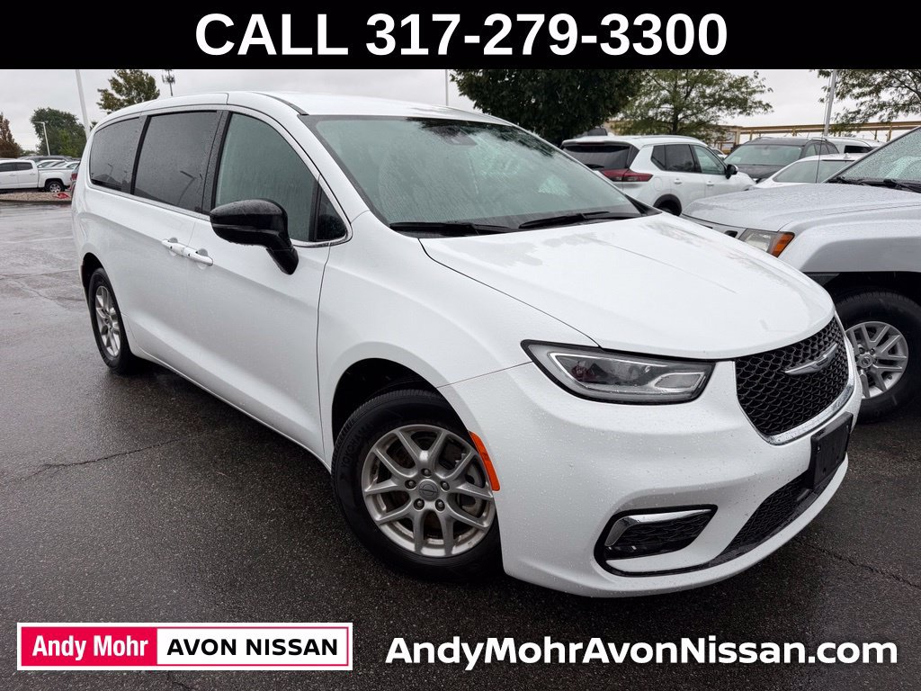 Used 2025 Chrysler Pacifica Select FWD 360° Tour