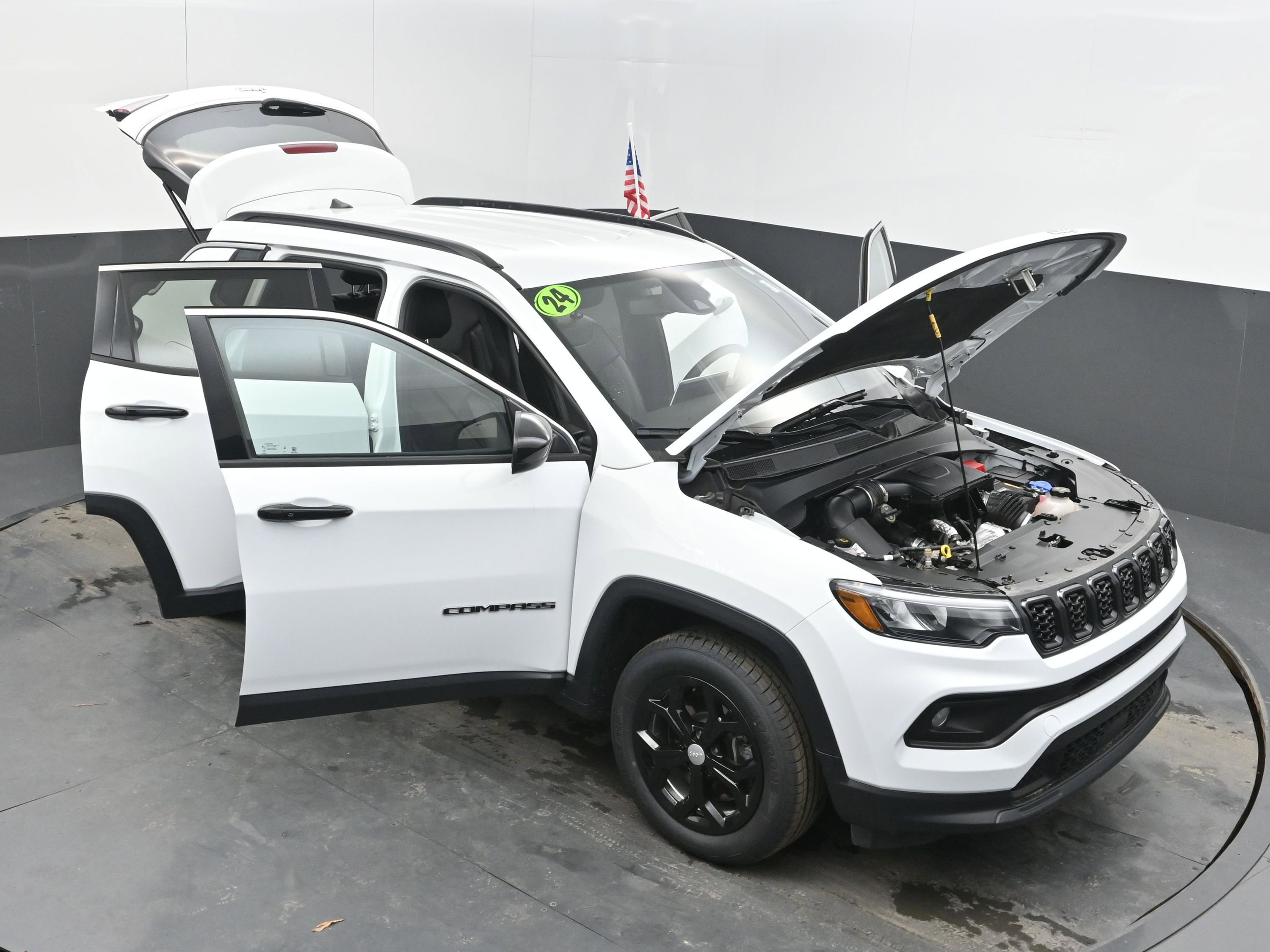 Used 2024 Jeep Compass Latitude image 39