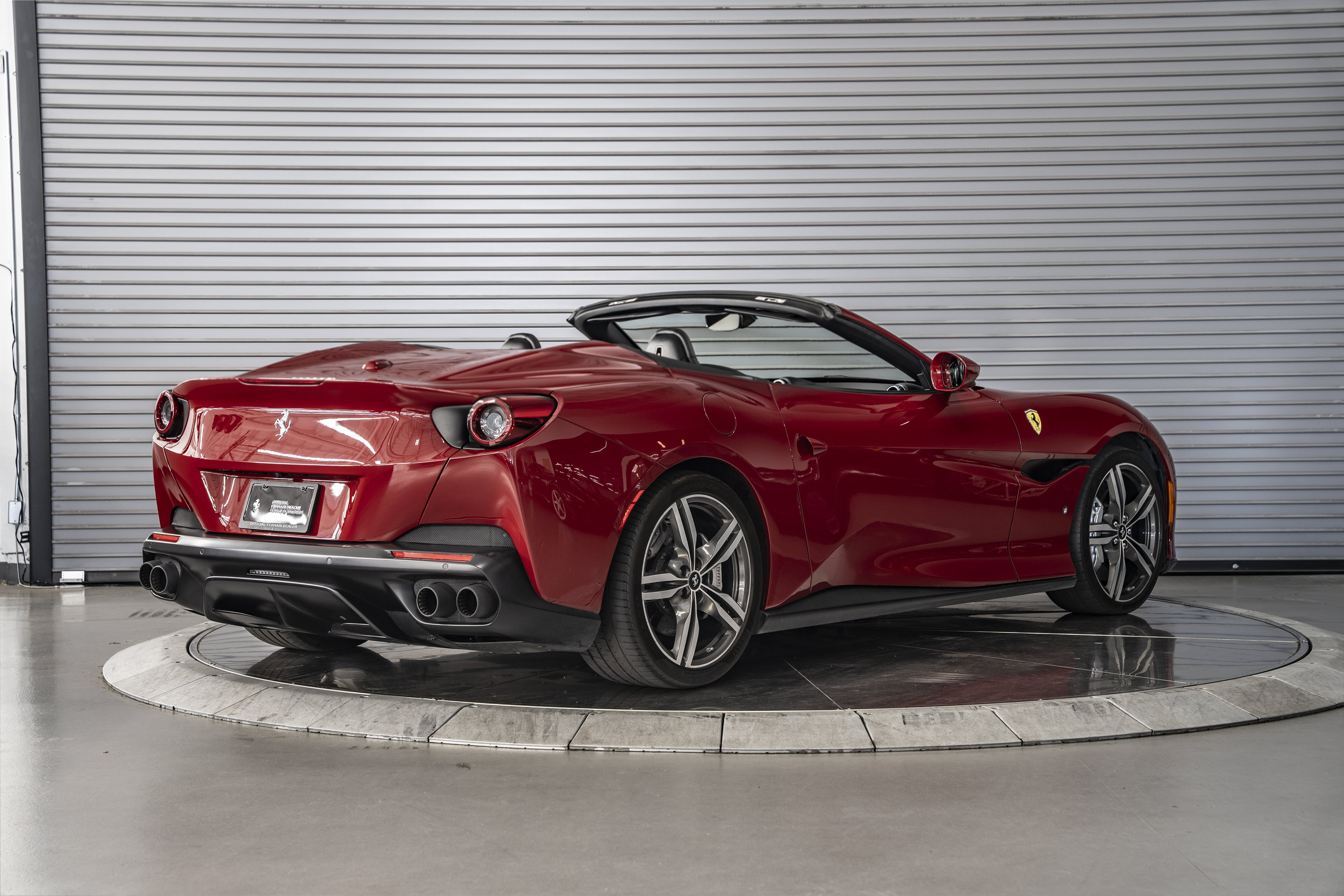 Used 2019 Ferrari Portofino RWD image 5