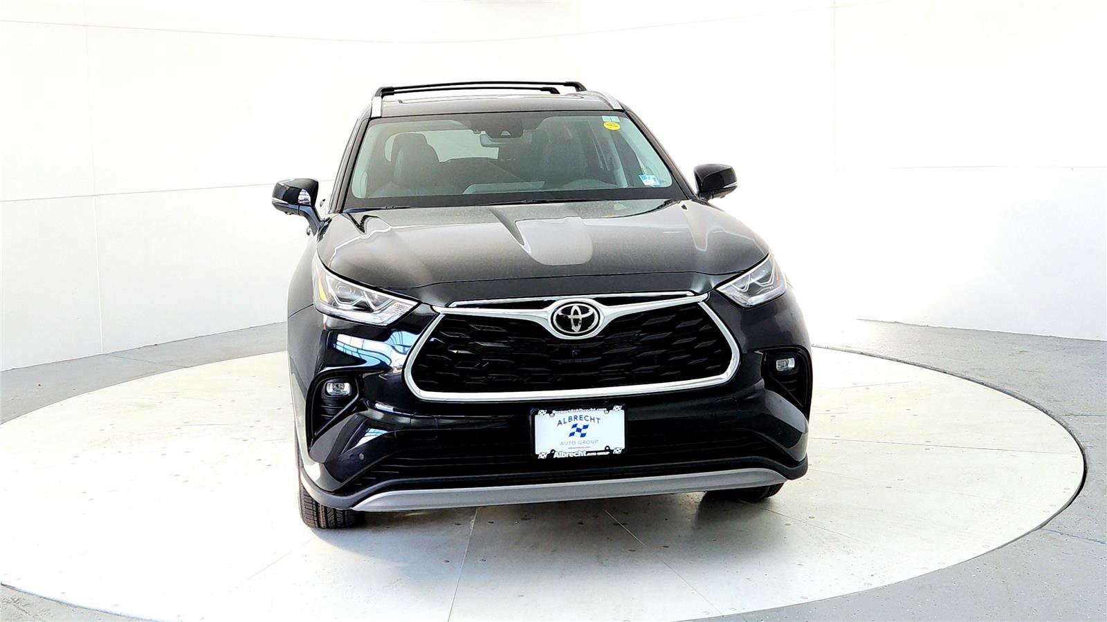 New 2026 Toyota Highlander Platinum image 8