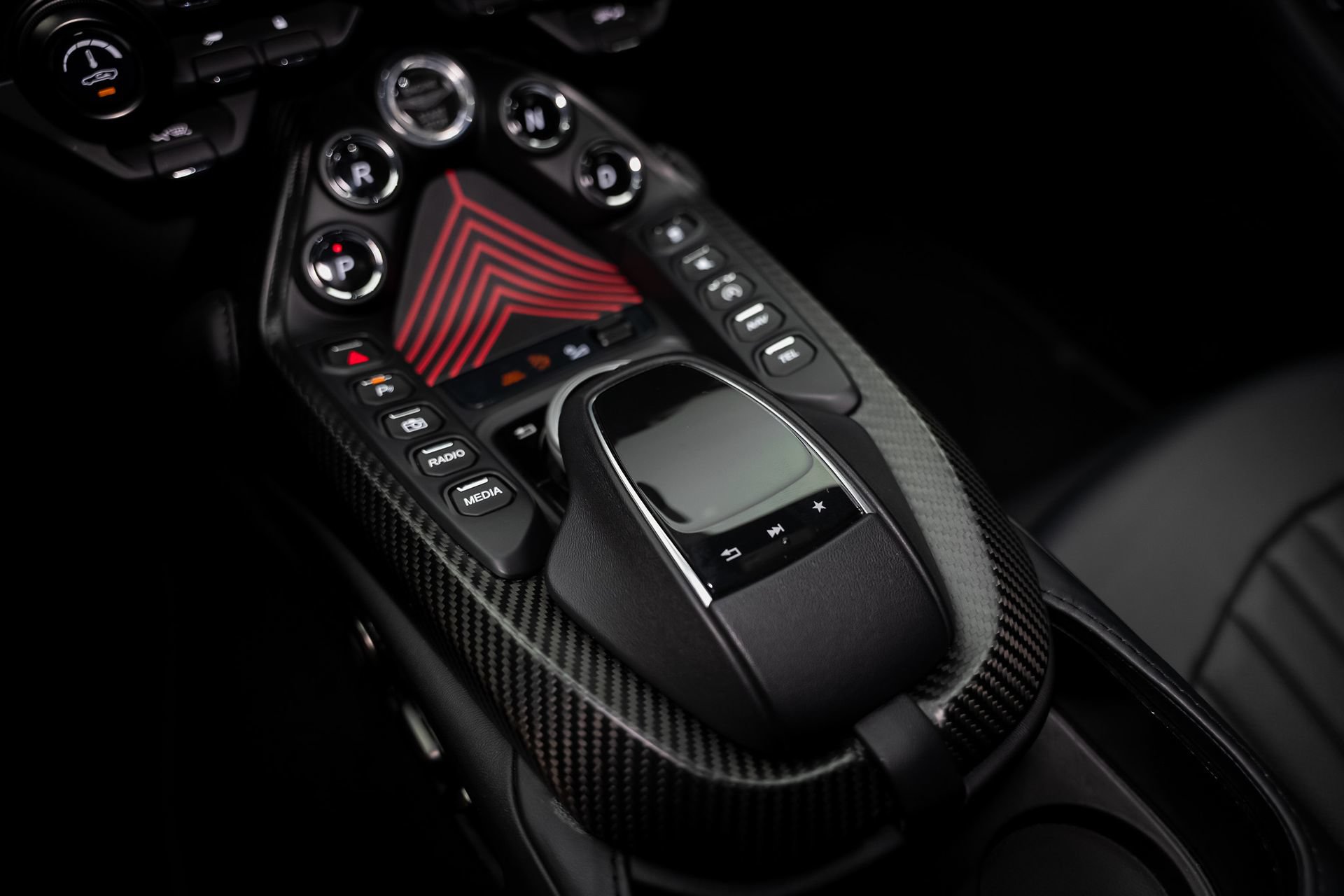 Used 2022 Aston Martin V8 Vantage Coupe RWD image 60