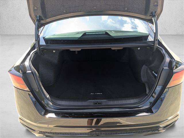Used 2024 Nissan Altima 2.5 SR w/ SR Premium Package FWD image 7