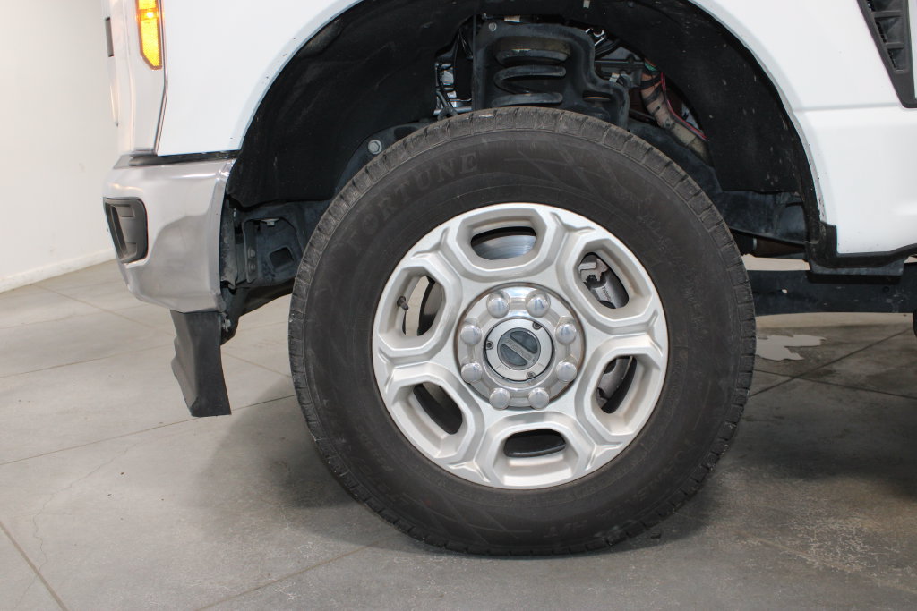 Used 2025 Ford F250 XLT AWD/4WD image 44