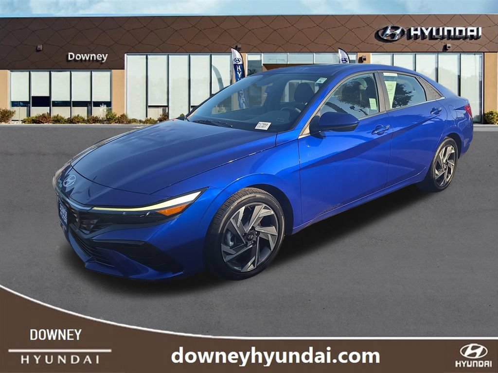 Used 2025 Hyundai Elantra SEL FWD image 1