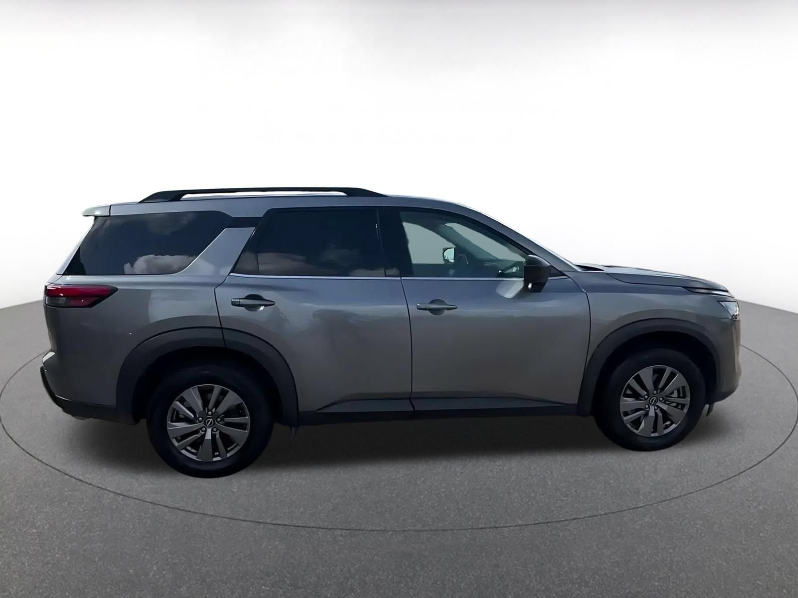 Used 2026 Nissan Pathfinder SV FWD image 16