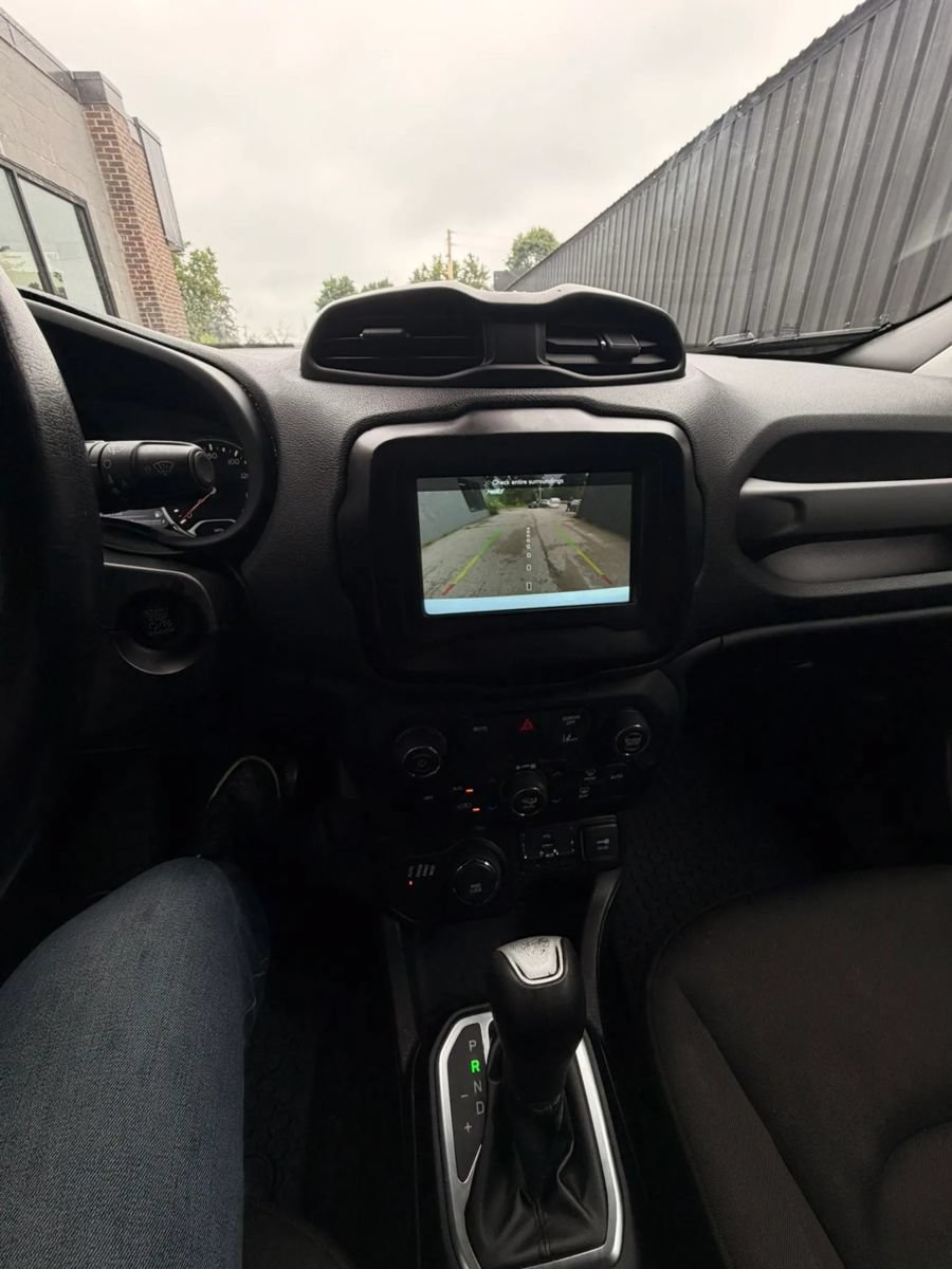 Used 2021 Jeep Renegade Latitude w/ Convenience Group AWD/4WD image 13