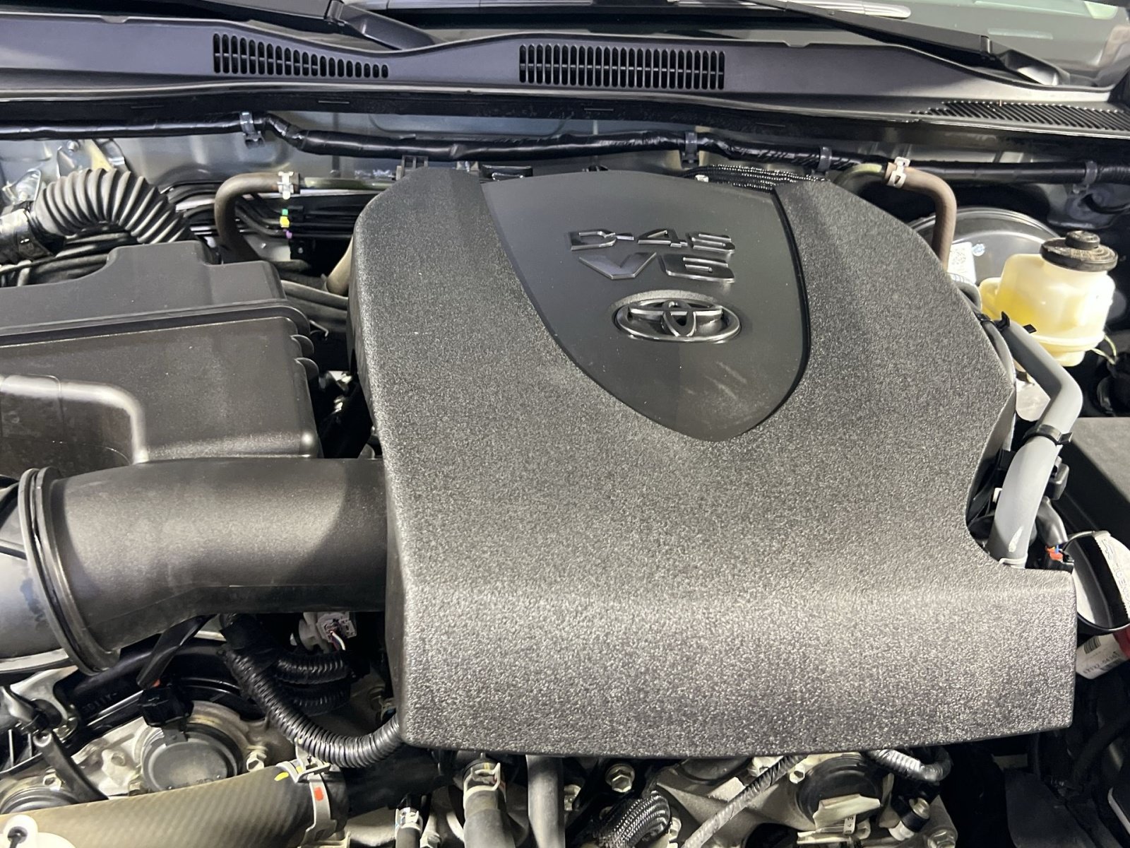 Used 2023 Toyota Tacoma SR AWD/4WD image 28