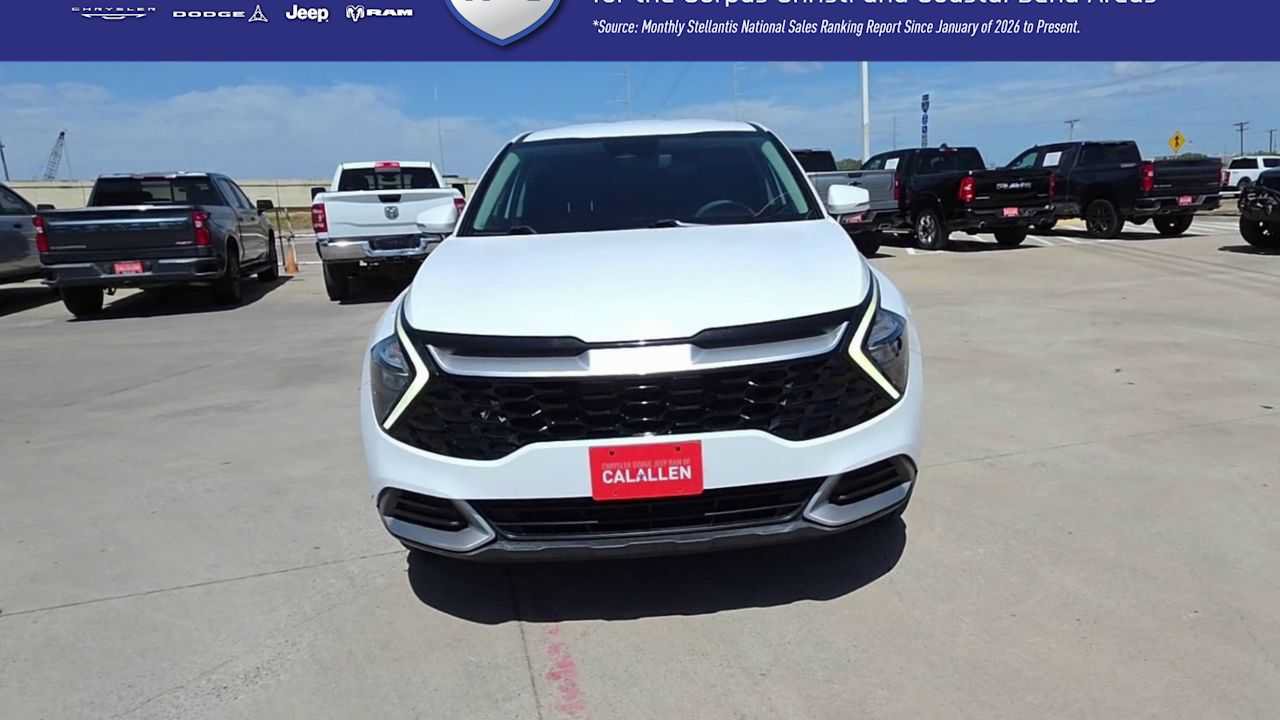 Used 2023 Kia Sportage EX FWD image 3