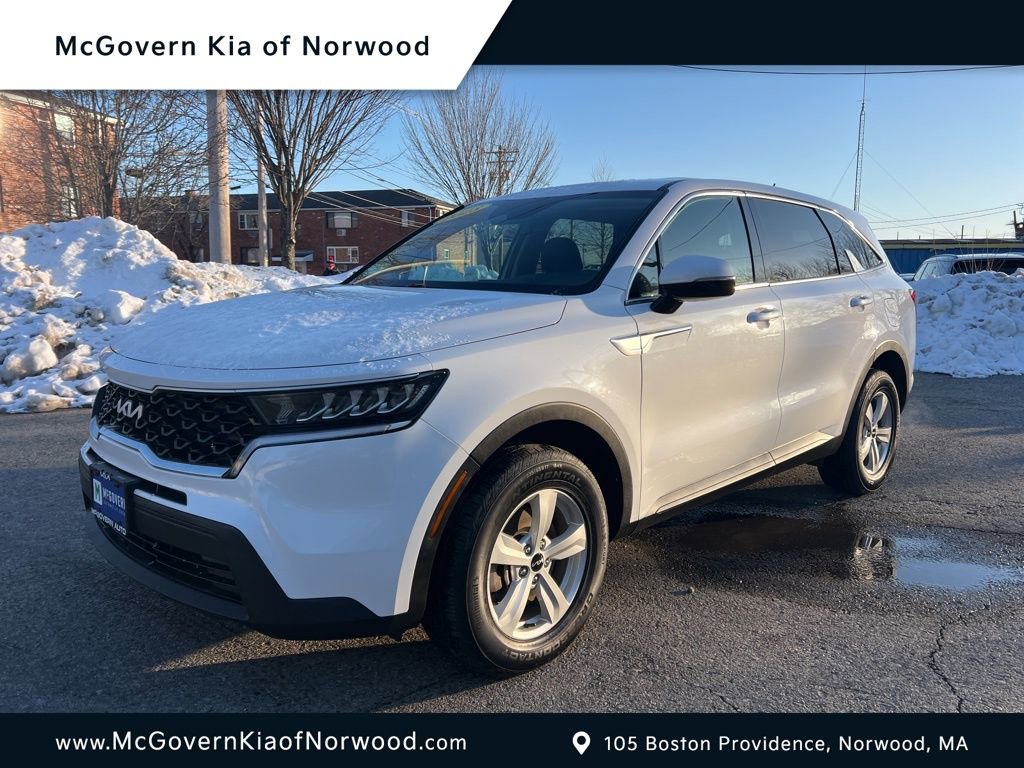 Used 2023 Kia Sorento LX image 1