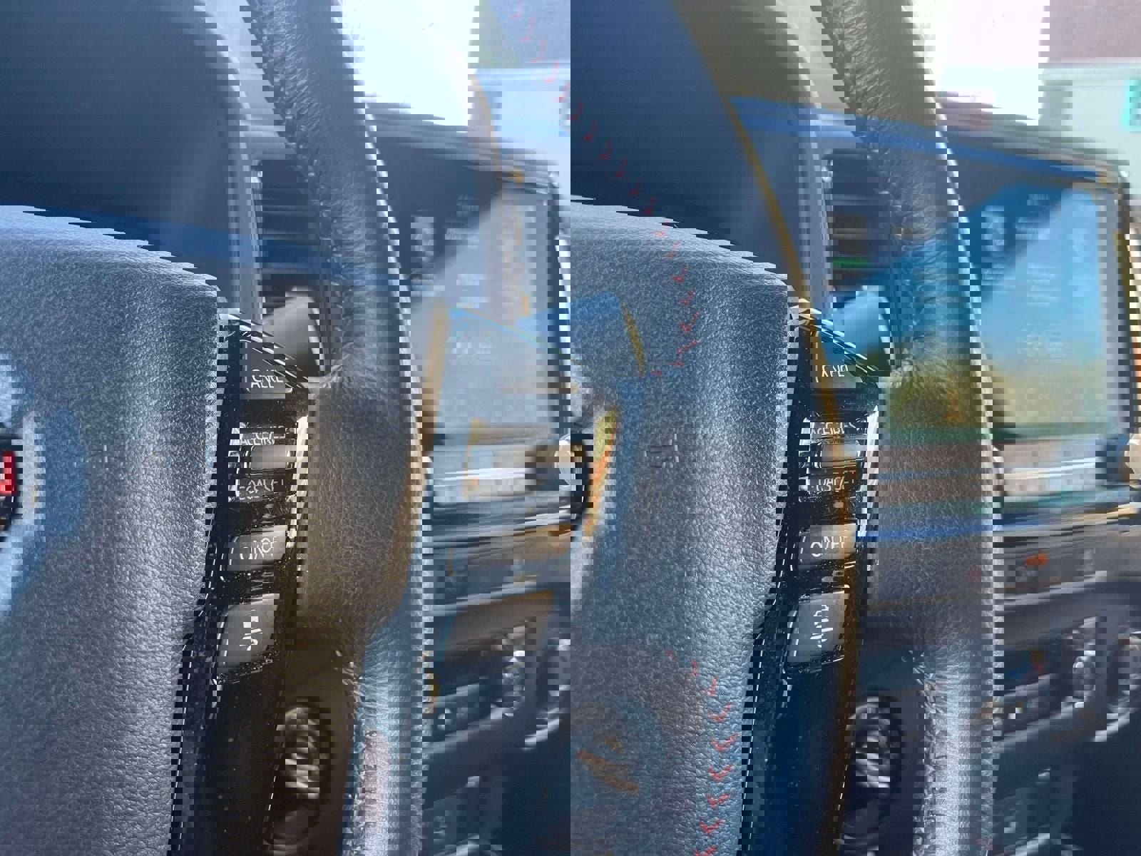 Used 2023 Nissan Frontier PRO-4X w/ Technology Package image 24