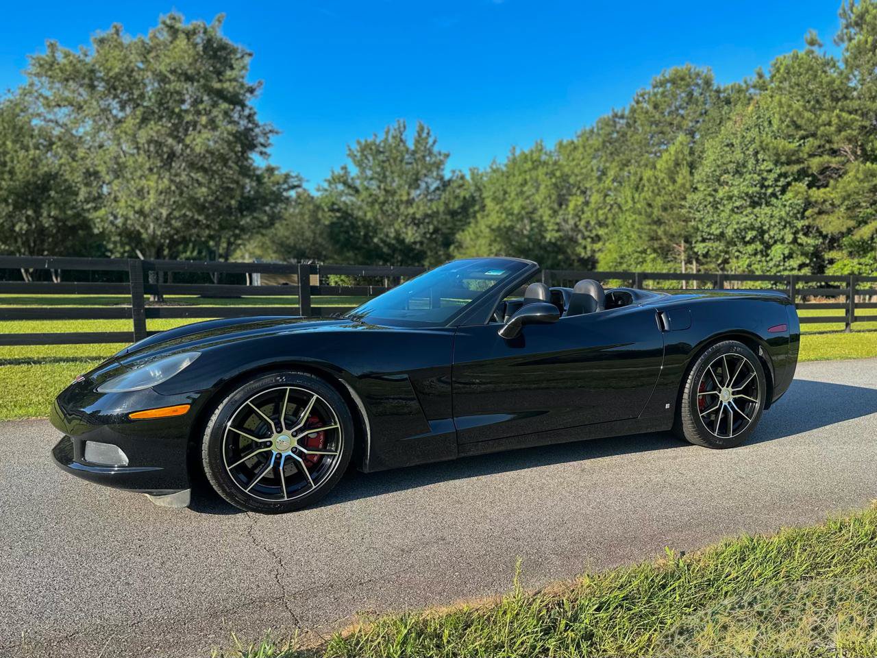 Used 2007 Chevrolet Corvette Convertible w/ Preferred Equipment Group RWD image 4