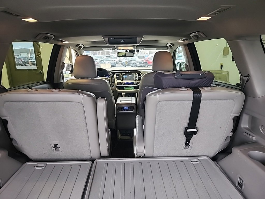 Used 2016 Toyota Highlander Limited image 7