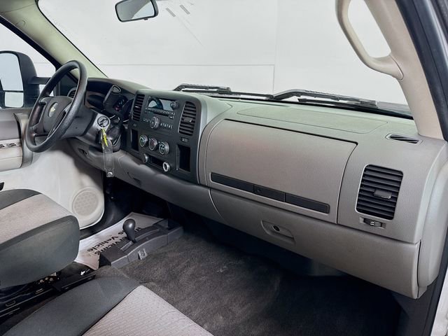 Used 2009 Chevrolet Silverado 3500 W/T AWD/4WD image 26
