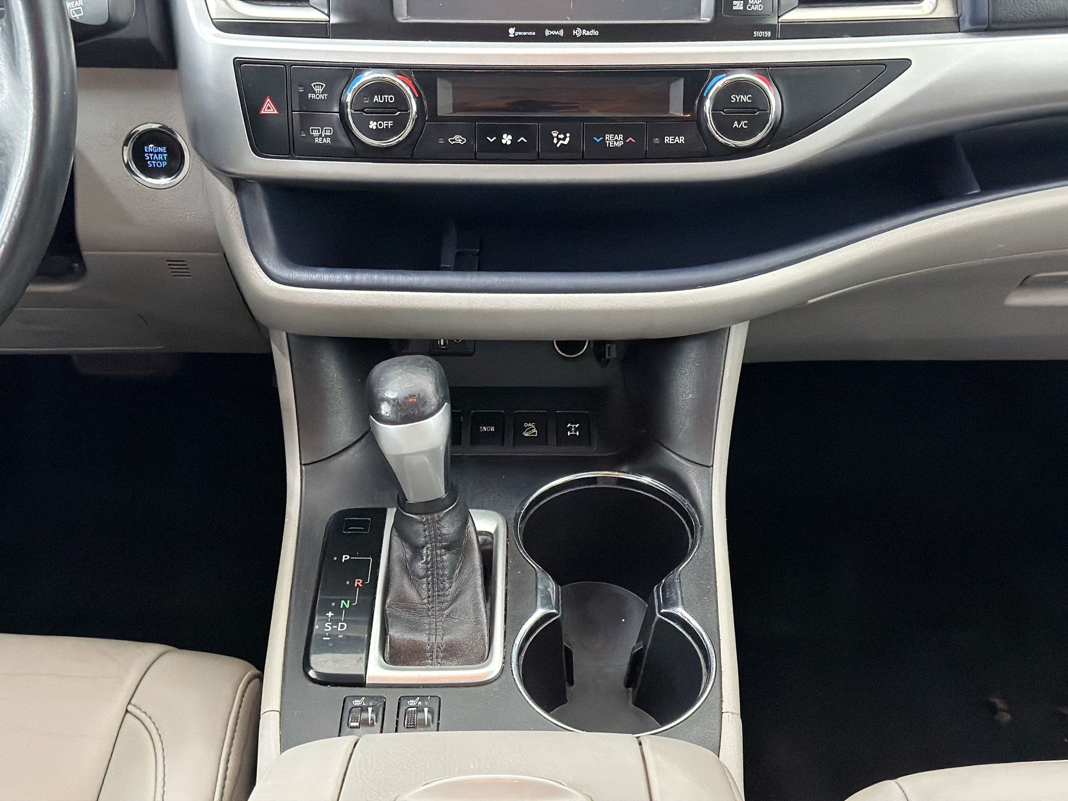 Used 2016 Toyota Highlander XLE AWD/4WD image 16