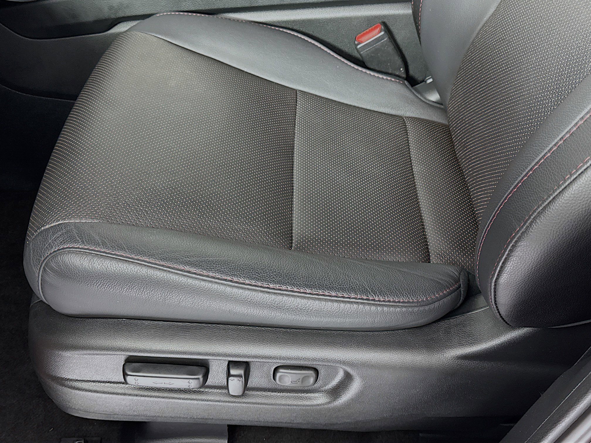 Certified 2024 Honda Passport Black Edition image 19