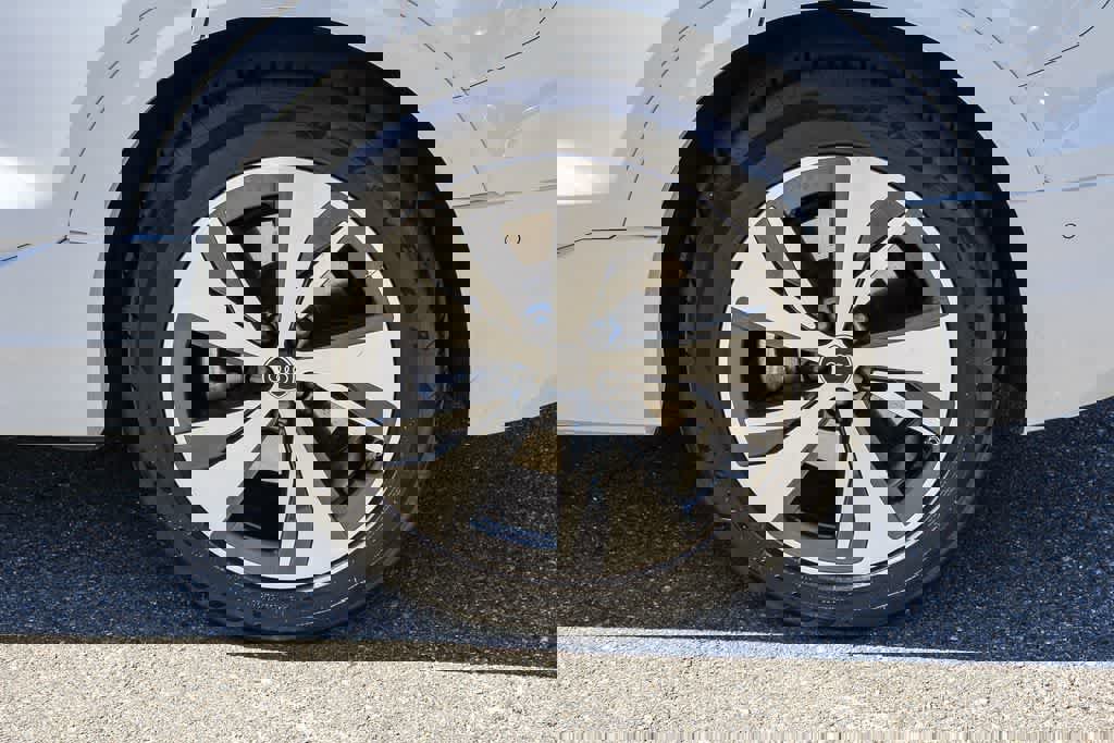 Used 2024 Audi Q8 e-tron Premium Plus w/ Premium Plus Package image 10