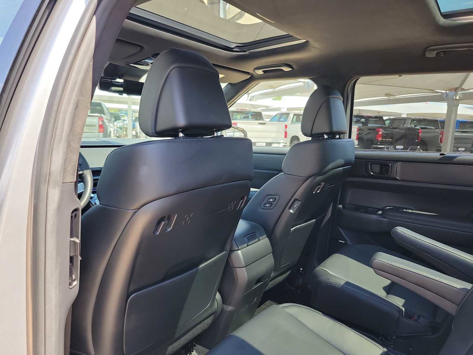 Used 2025 Hyundai Santa Fe Calligraphy image 12