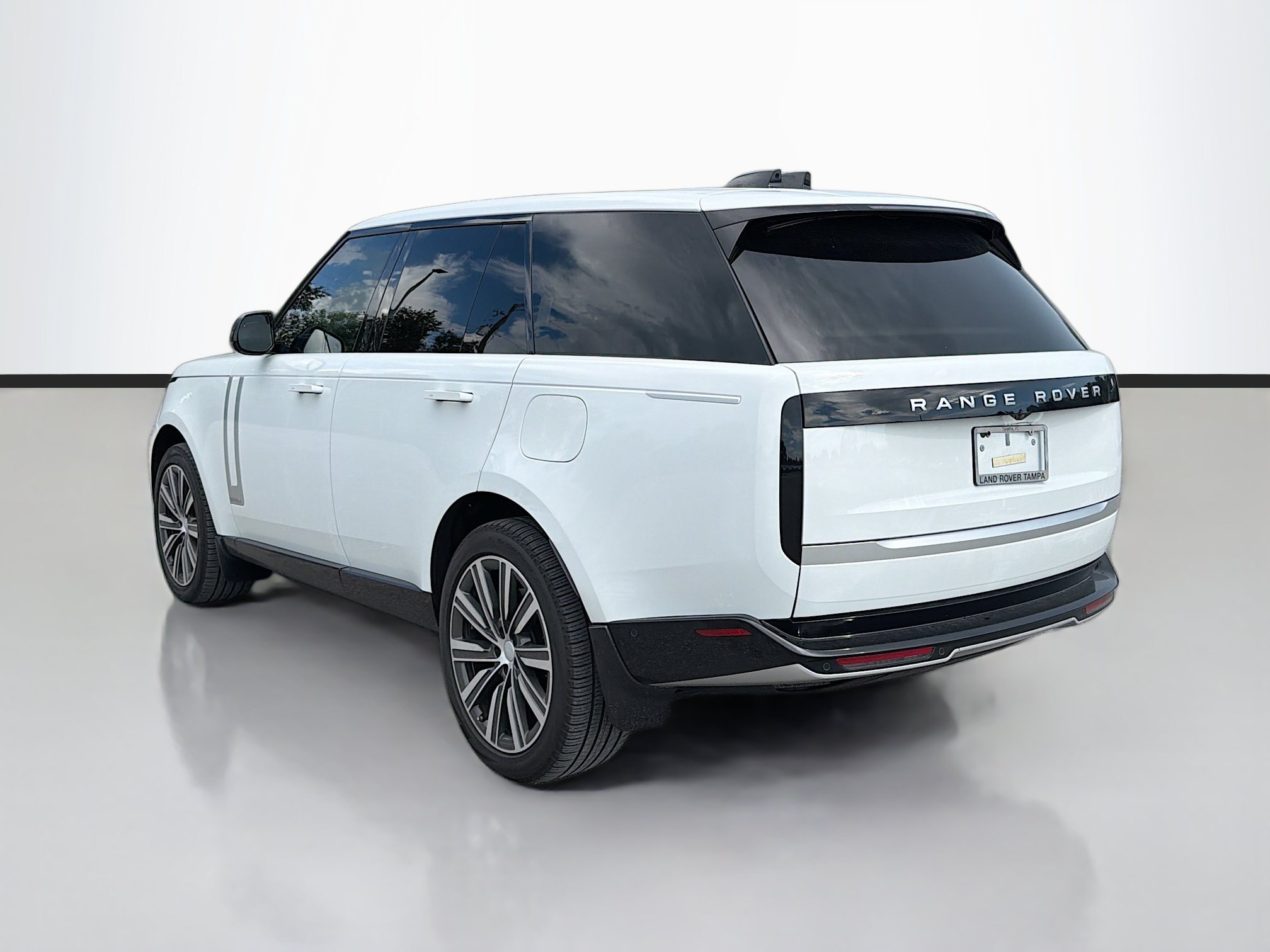 Used 2025 Land Rover Range Rover Autobiography AWD/4WD image 3