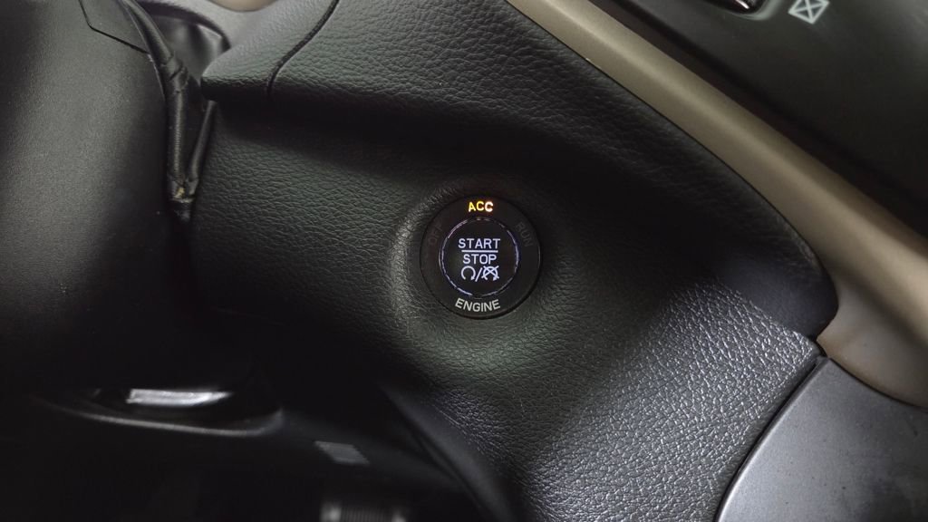 Used 2015 Jeep Cherokee Limited image 21