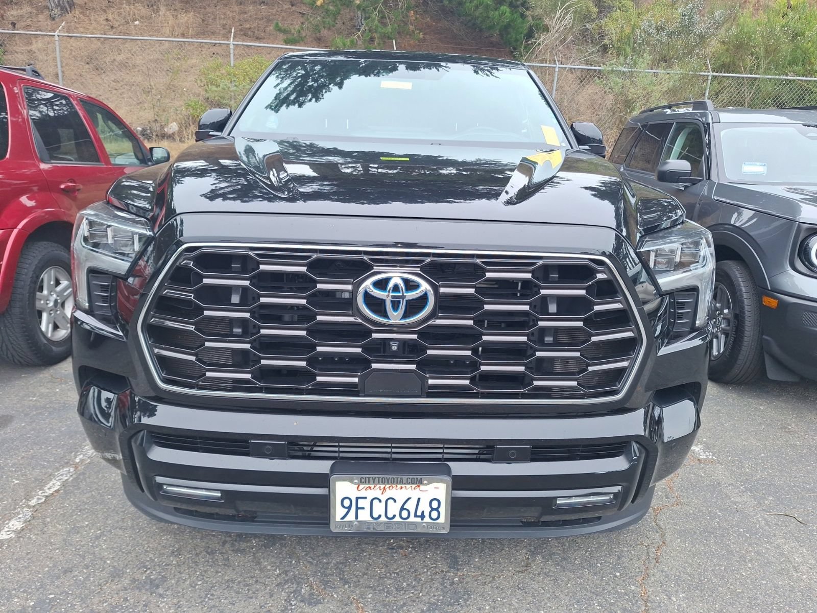 Used 2023 Toyota Sequoia Platinum AWD/4WD image 2