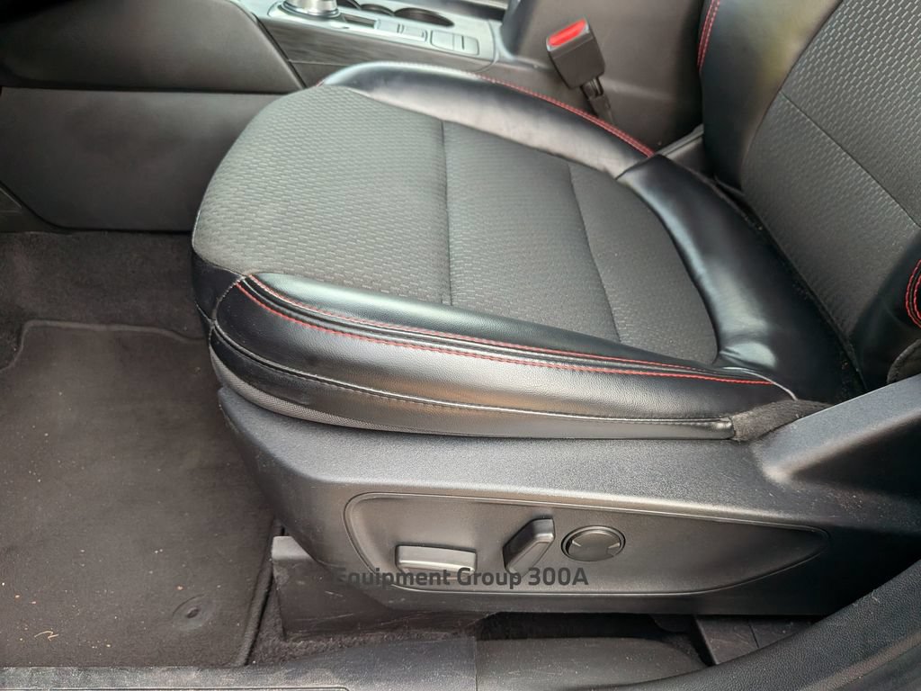 Used 2024 Ford Escape ST-Line FWD image 16