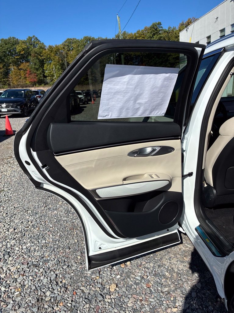 New 2027 Genesis GV70 2.5T Advanced AWD/4WD image 22