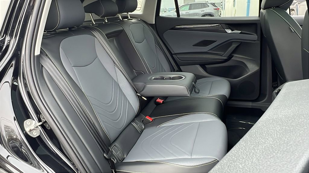 New 2026 Volkswagen Tiguan SE image 11