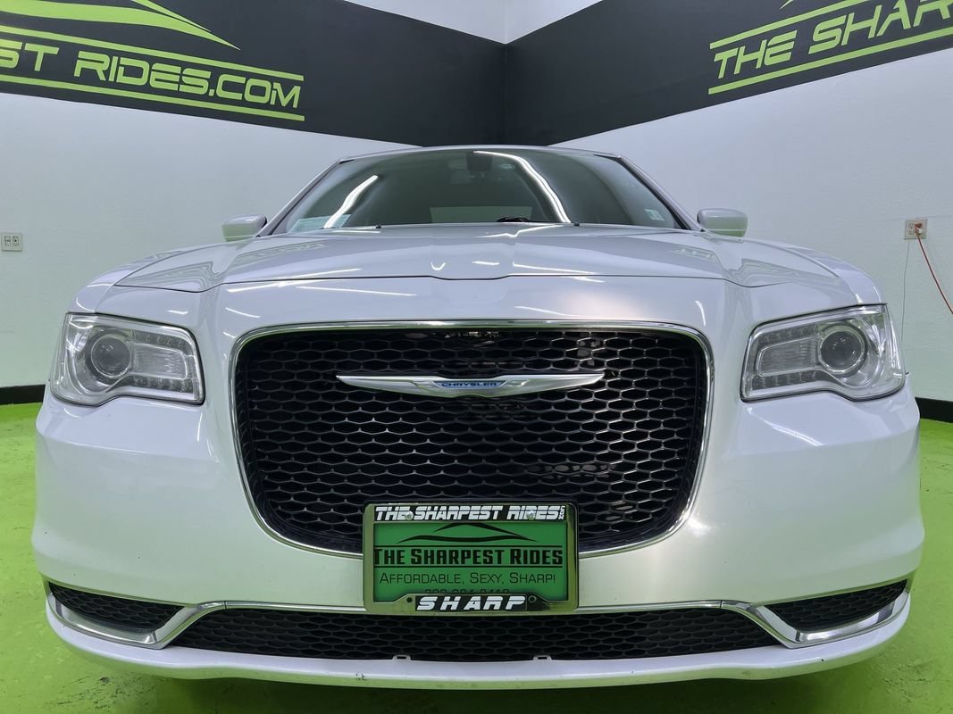 Used 2017 Chrysler 300 Limited AWD/4WD image 3
