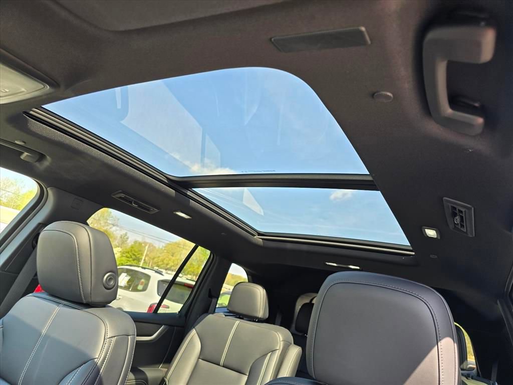New 2026 GMC Acadia Elevation w/ Black Edition FWD image 7