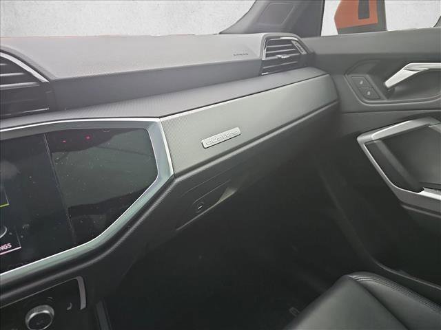 Used 2022 Audi Q3 2.0T Premium Plus w/ Premium Plus Package image 15