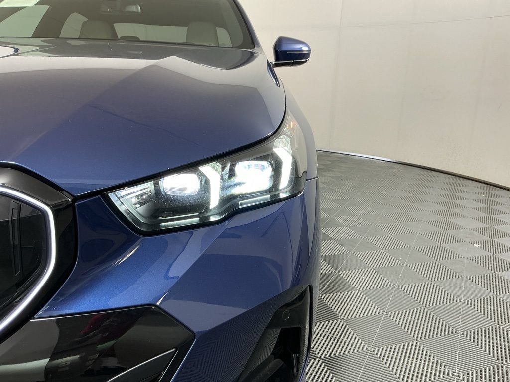 Certified 2025 BMW 530i w/ M Sport Package RWD image 8