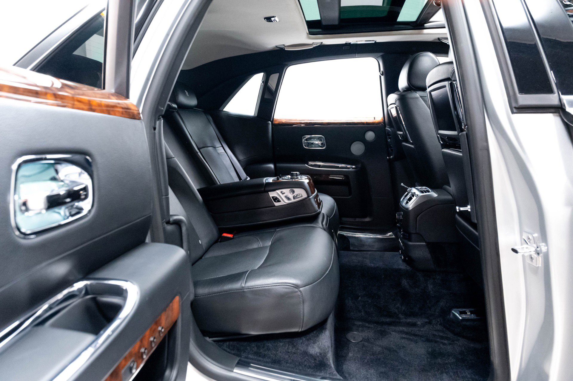 Used 2012 Rolls-Royce Ghost RWD image 31