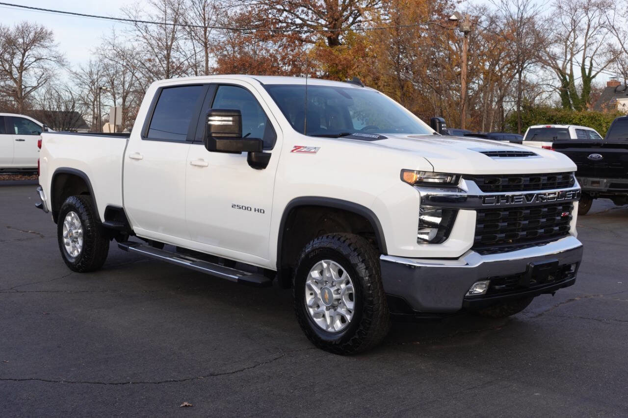 Used 2023 Chevrolet Silverado 2500 LT w/ Convenience Package image 4