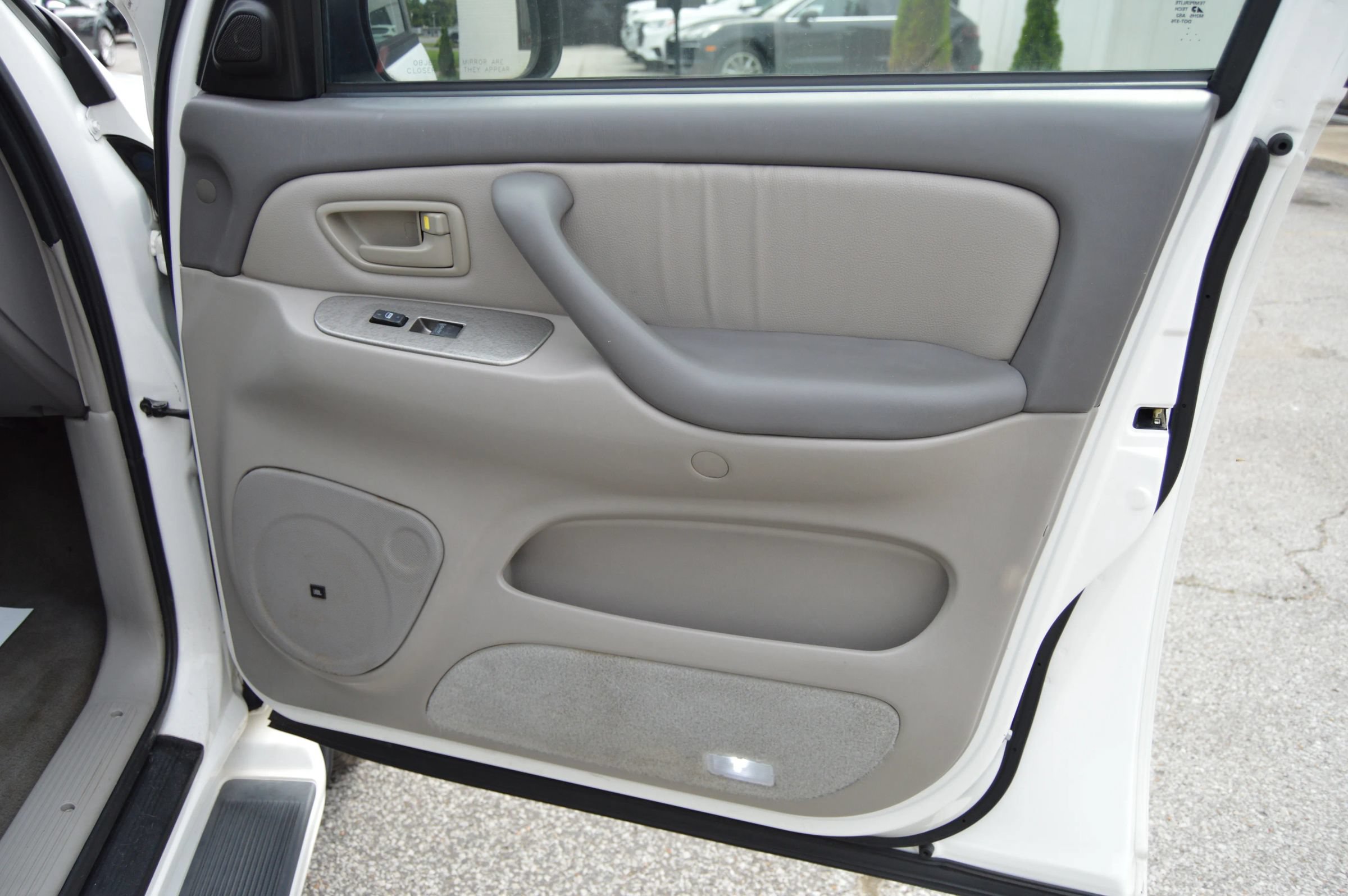 Used 2002 Toyota Sequoia Limited RWD image 23