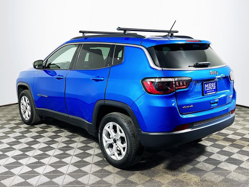 Used 2025 Jeep Compass Latitude AWD/4WD image 5