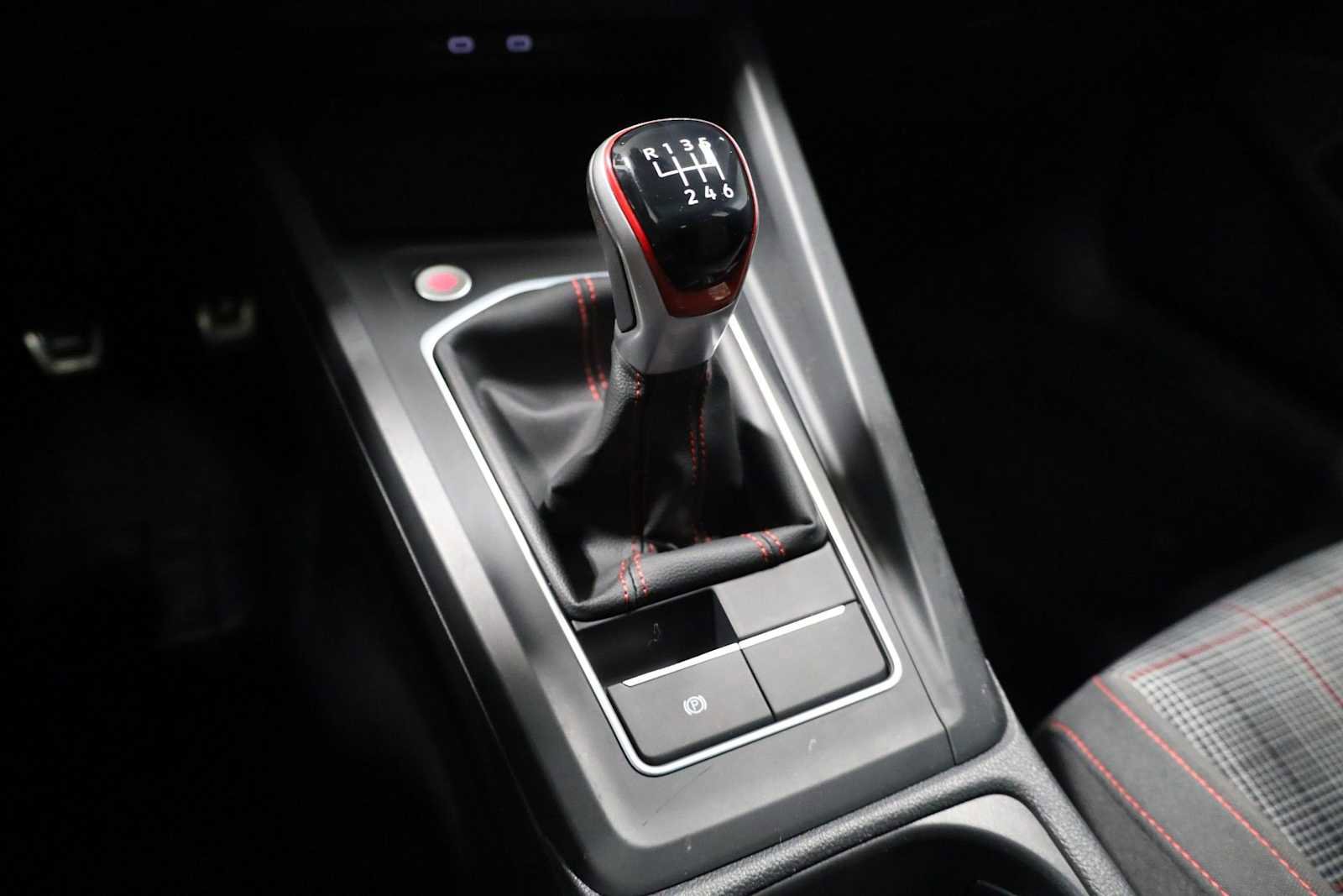 Used 2022 Volkswagen GTI SE image 27