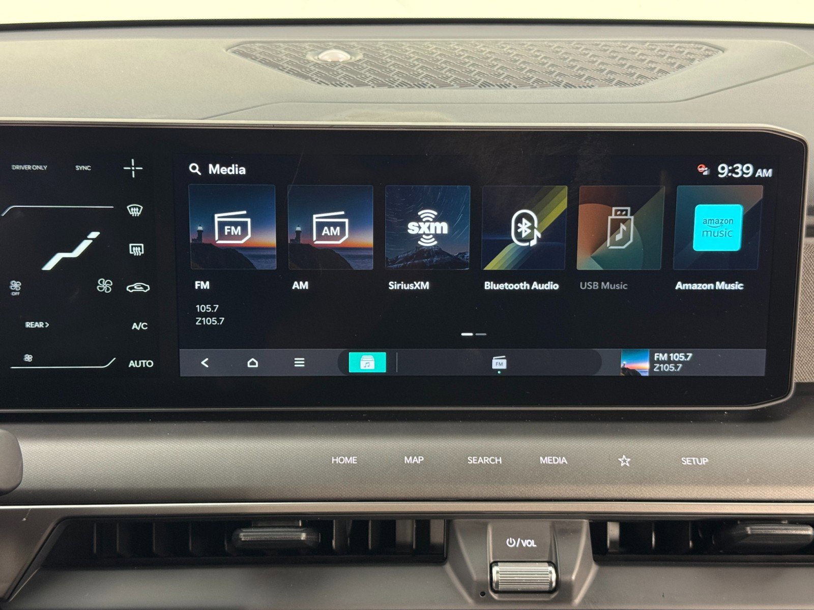 Used 2024 Kia EV9 Wind image 25