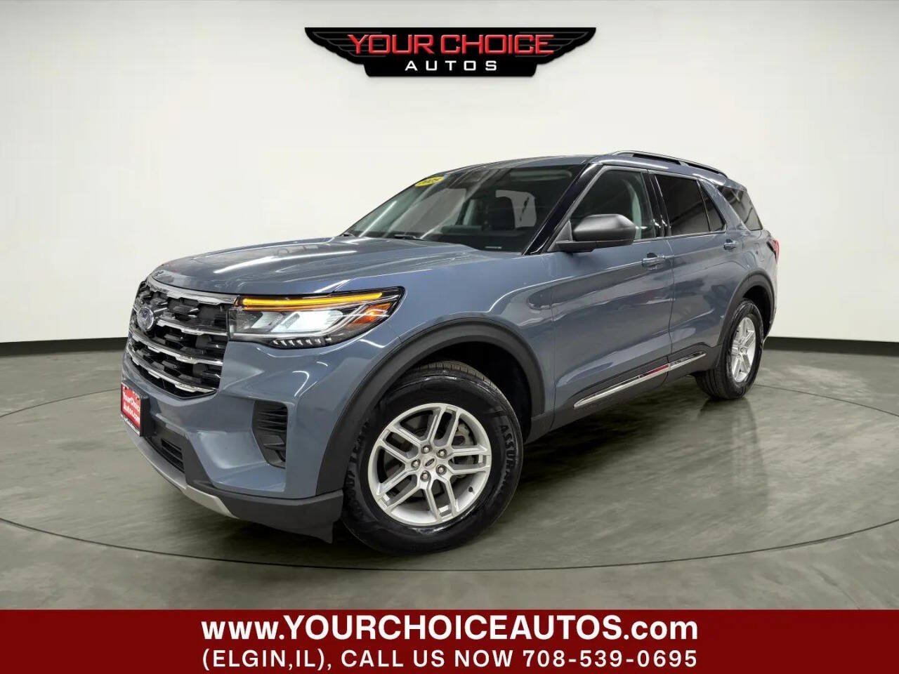 Used 2025 Ford Explorer Active AWD/4WD image 1