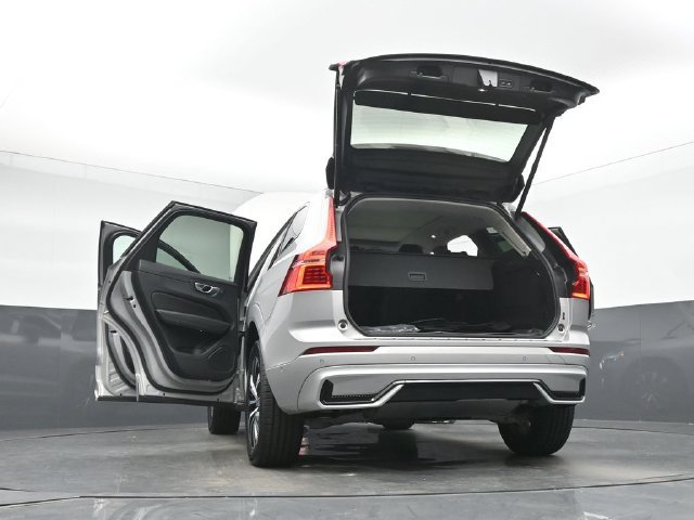 Used 2024 Volvo XC60 B5 Plus w/ Protection Package Premier AWD/4WD image 53