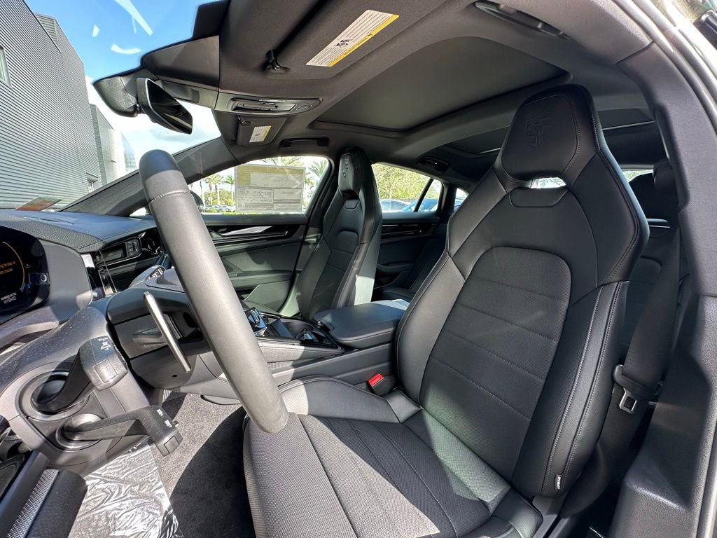 Used 2025 Porsche Panamera 4 image 5