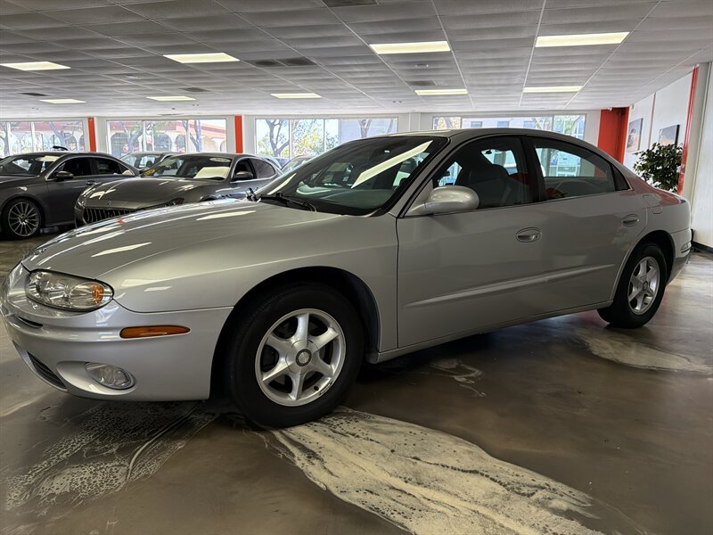 Used 2001 Oldsmobile Aurora 3.5 w/ Convenience Pkg FWD image 3