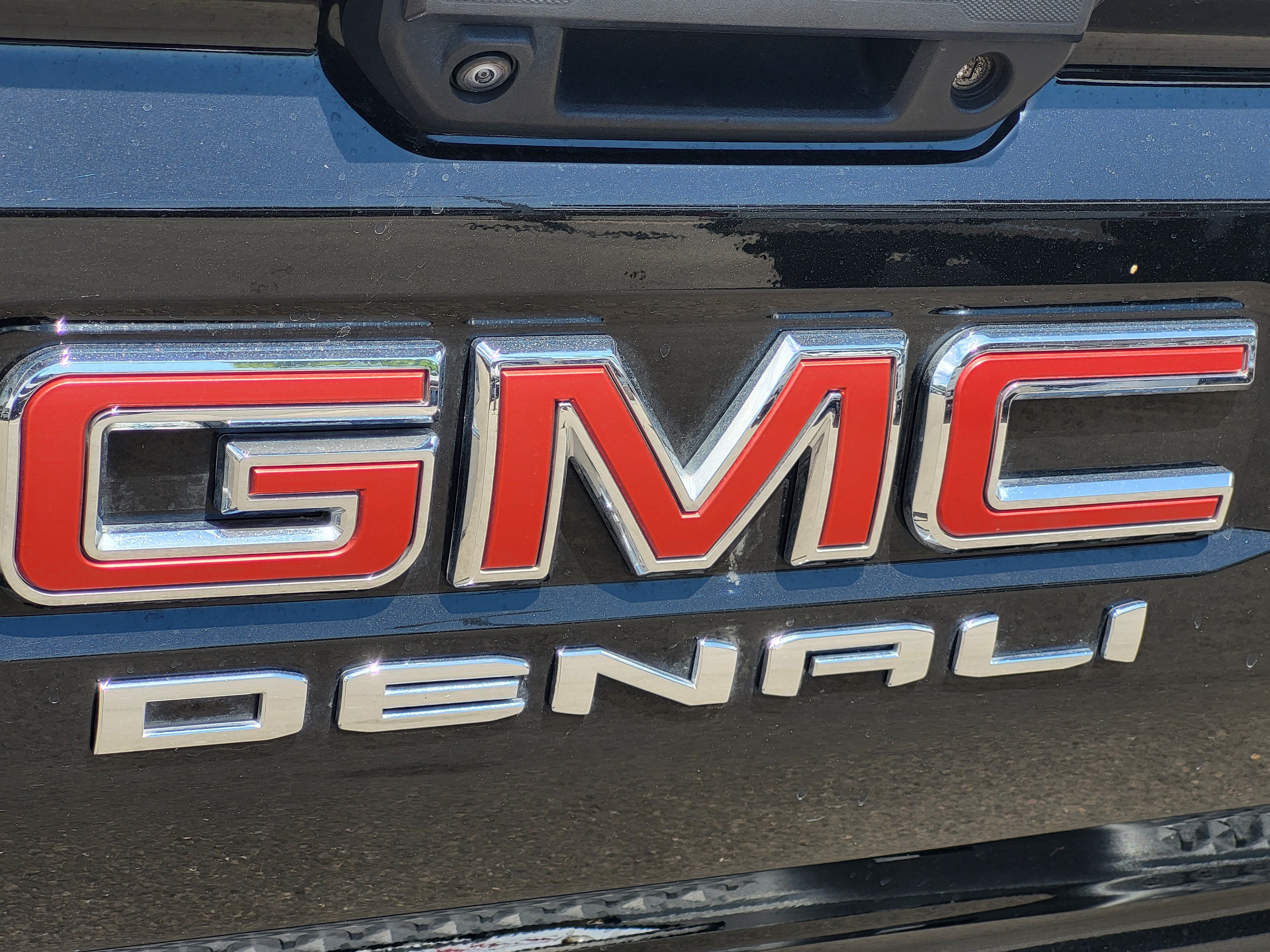 Certified 2025 GMC Canyon Denali AWD/4WD image 11