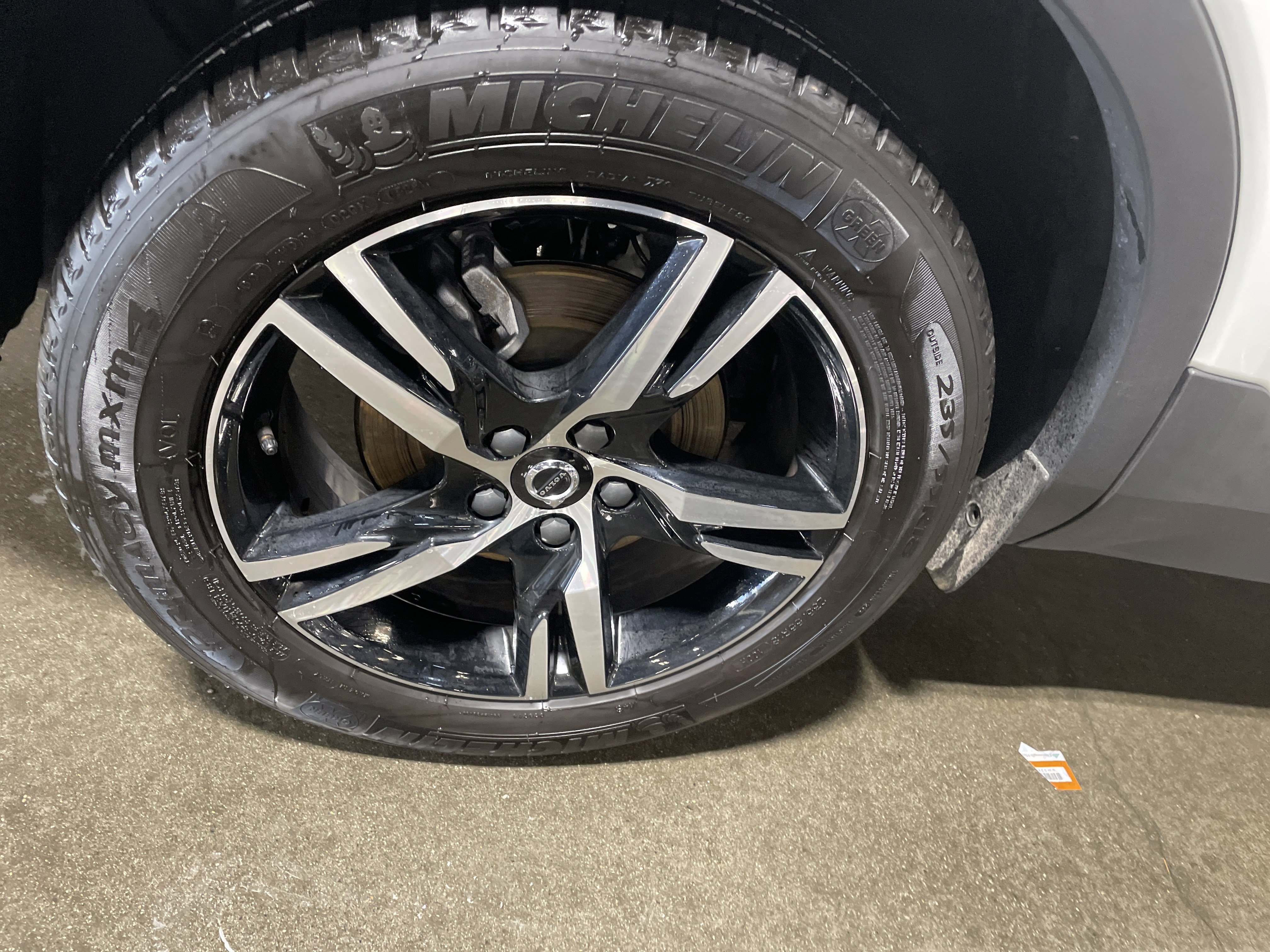 Used 2025 Volvo XC40 B5 Core image 14