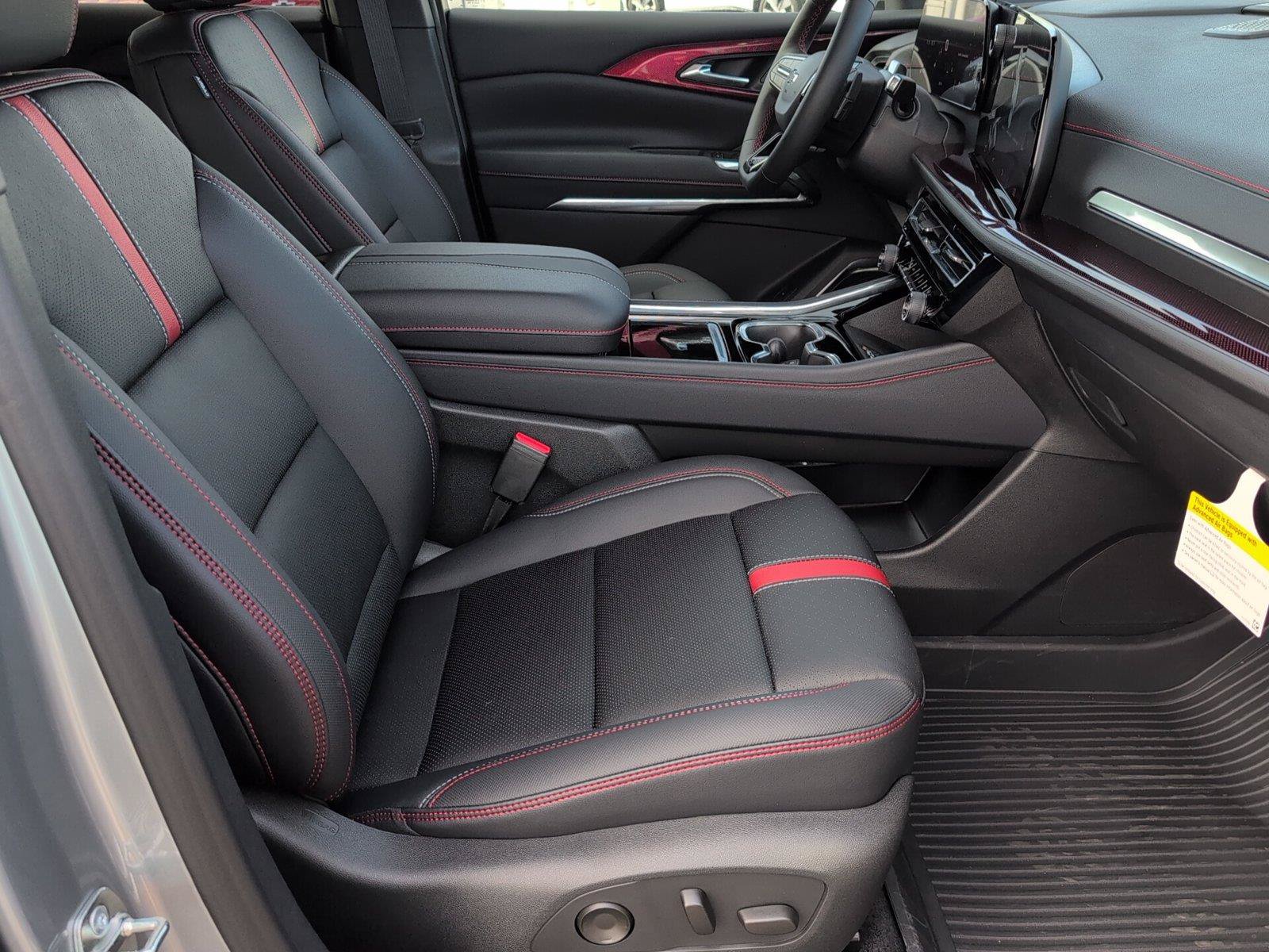 New 2026 Chevrolet Traverse RS w/ LPO, Floor Liner Package FWD image 39